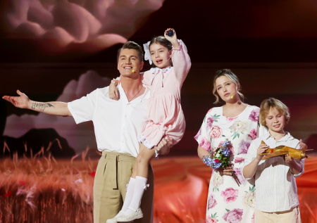 Внучка Шиловского, Лещенко, Басков отметили 50-летие одной популярной песни