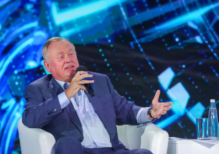 Костин раскрыл причину вражды банков и маркетплейсов