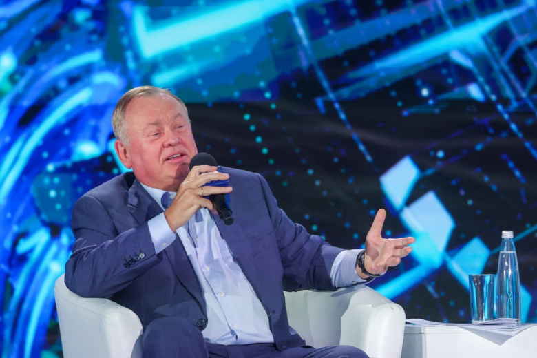 Андрей Костин