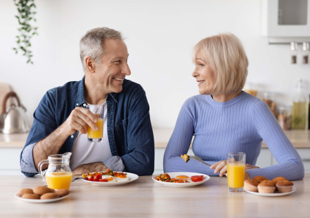 Россияне старшего возраста назвали главные критерии при поиске партнера