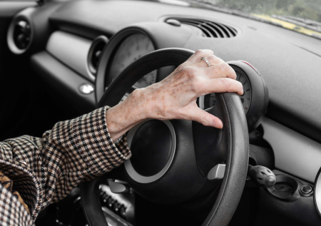 Россиян предупредили о росте «бабушкиных схем» при продаже авто