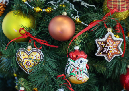 Россиянам раскрыли правила выбора безопасных елочных игрушек
