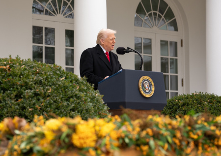 Трамп высмеял низкий интеллект американских журналистов