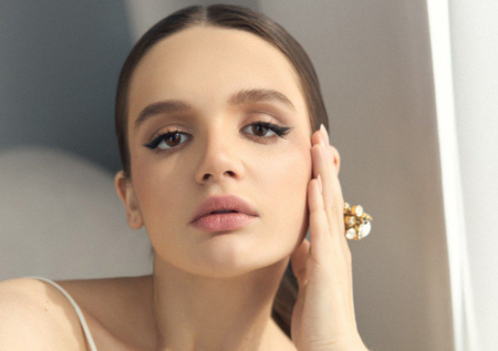 «У мамы проблемы»: Александра Морозова о певице Славе, роли в сериале, сыне