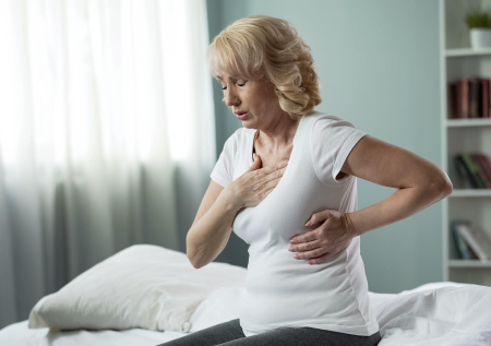 Названы неочевидные симптомы, которые могут быть предвестниками инфаркта