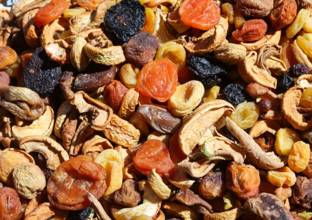 Диетолог ответила, кому ни в коем случае нельзя есть сухофрукты