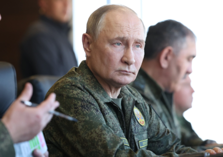 Путин поставил задачи по снабжению ВС РФ всем необходимым на зиму