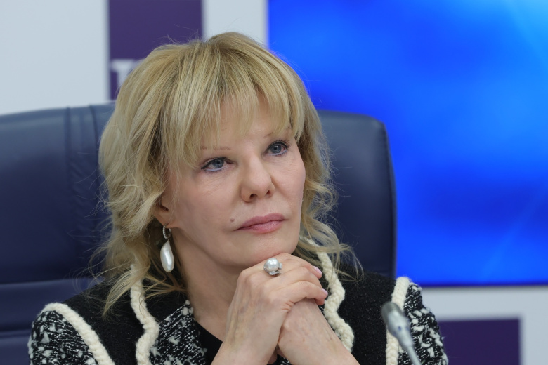 Александра Захарова