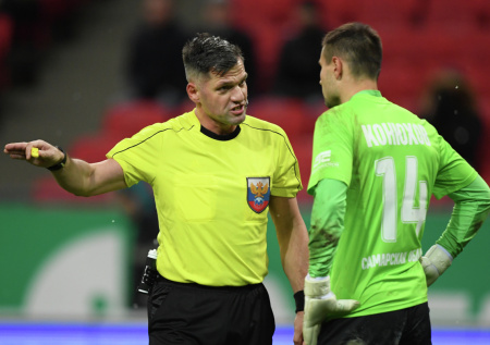 «Все равно мало»: бывший футбольный судья о зарплате арбитров РПЛ