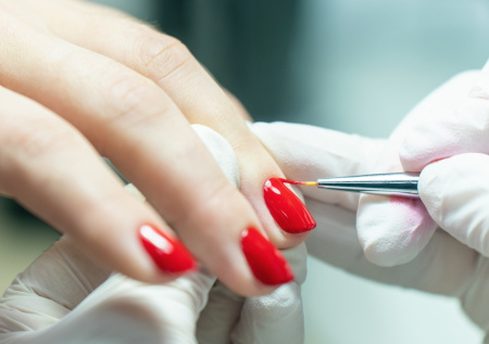 Модный маникюр на зиму и Новый год — 2026: тренды и идеи