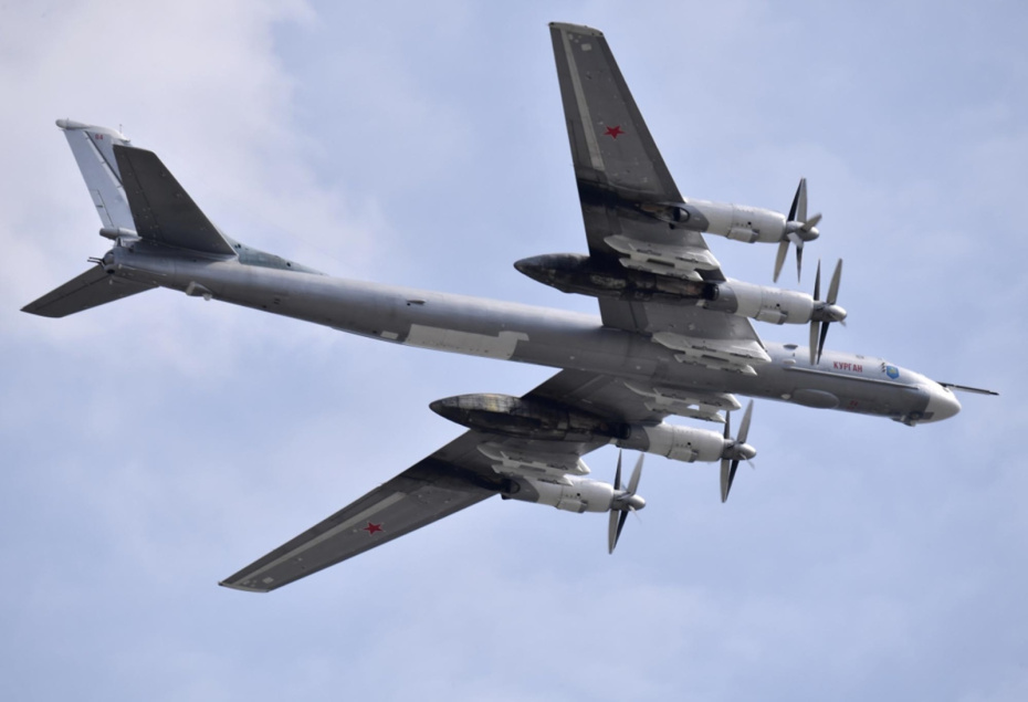 Стратегический бомбардировщик-ракетоносец Ту-95МС вооружается крылатыми ракетами Х-101