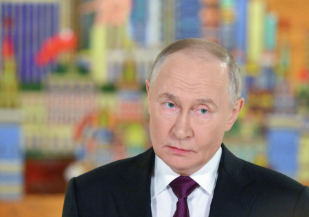 «Живут на другой планете»: Путин отчитал Киев за «выклянчивание денег»