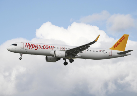 Посольство России отреагировало на «захват» самолета в Казахстане