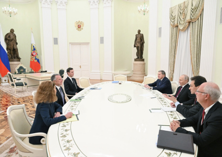 Путин начал переговоры с американской делегацией по украинскому кризису