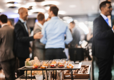 Стало известно о падении интереса к новогодним корпоративам