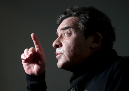 Обида на Добронравова, патриотизм, бездетность: как живет Сергей Дорогов