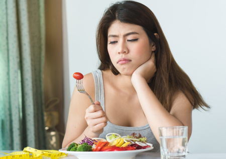 Диетолог предостерегла от строгих диет перед Новым годом