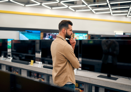 Как выбрать диагональ ТВ под размер комнаты, чтобы от картинки не мутило