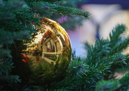 Большинство россиян высказались против отмены новогодних праздников