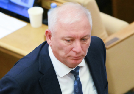 Экс-депутата Госдумы отправили под стражу за крупную взятку