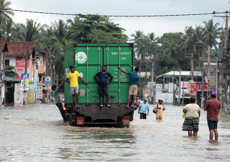 Среди пострадавших от циклона на Шри-Ланке нет россиян