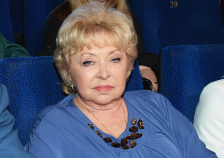 Мотор на СВО, смерть мужа, слухи о болезни: как живет актриса Фроловцева