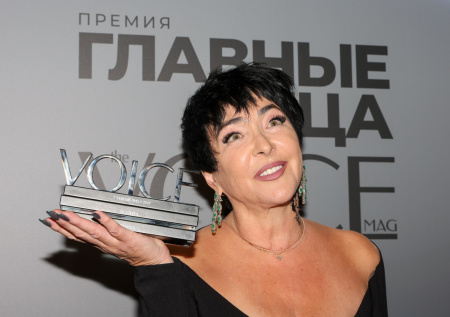 «Надеюсь, доеду»: Лолита оказалась под землей