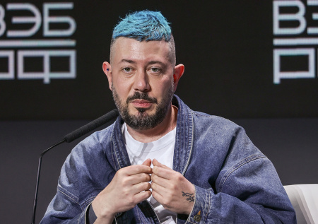 Артемий Лебедев принял участие в испытаниях инвалидной коляски