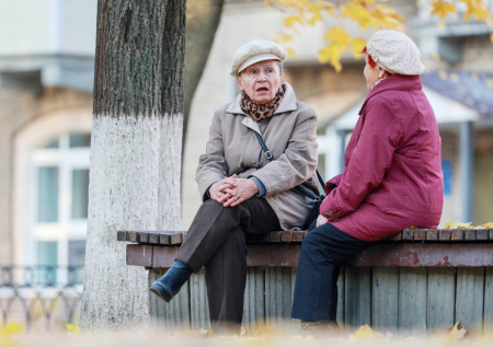 Какие льготы положены пенсионерам после 70 лет: ищем способы сэкономить