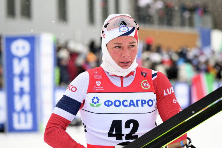 Татьяна Сорина после финиша гонки на 10 км свободным стилем среди женщин Кубка России по лыжным гонкам в Казани