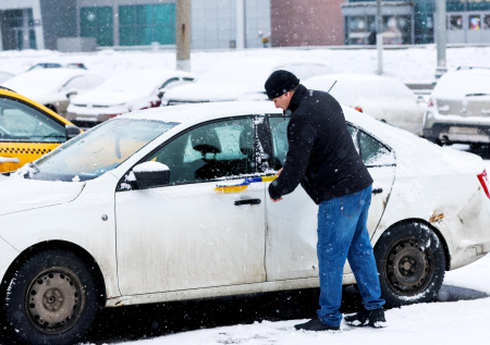 Что делать с примерзшей дверью машины: 5 шагов, чтобы открыть и не сломать