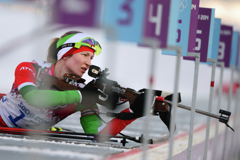 Дарья Домрачева на соревнованиях по биатлону среди женщин на XXII зимних Олимпийских играх в Сочи
