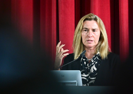 Могерини приняла неожиданное решение на фоне коррупционного скандала