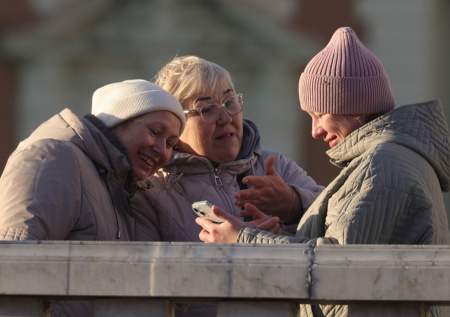 Стало известно, каких пенсионеров чаще привлекают к аферам с квартирами