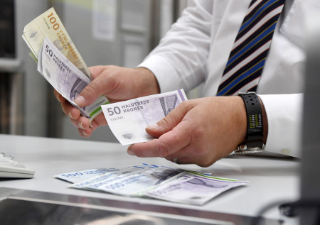 Европейская страна сократит военную помощь Украине в следующем году