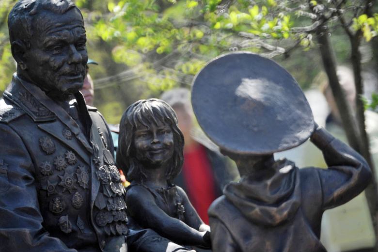 Памятник ветеранам МЧС России в Москве