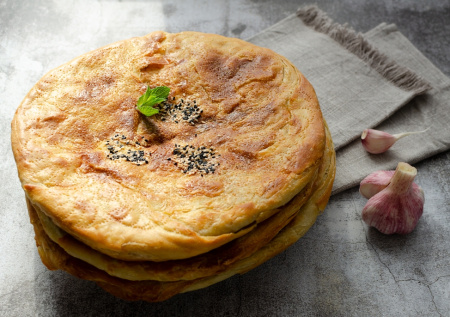 Домашний лаваш, который навсегда заменит покупной: простая техника и доступные продукты — результат пышный, мягкий и невероятно вкусный