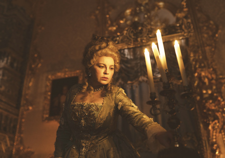 Шальная императрица Пегова, новая жена Деревянко: новинки кино на неделю