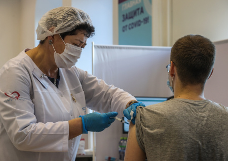 В Роспотребнадзоре оценили эффективность вакцины против гонконгского гриппа