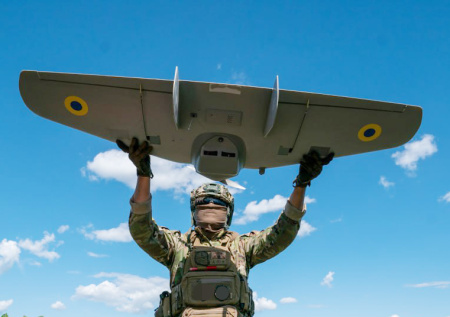 Появились кадры с заревом над портом Темрюка после атаки ВСУ