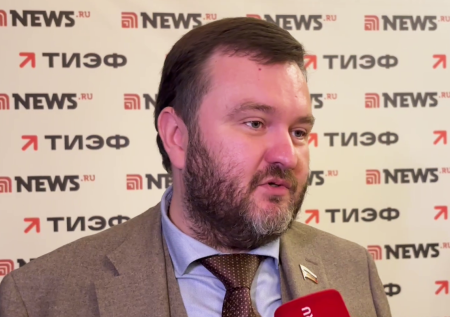 «Хорошие дискуссии»: сенатор Ворона рассказал о первом дне ТИЭФ-2025