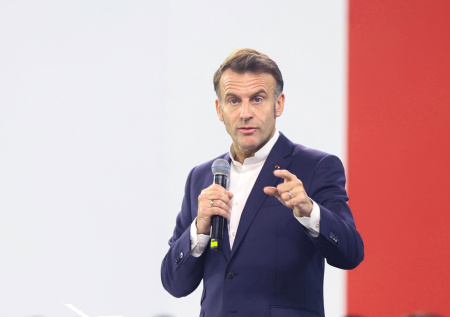 «Я все отрицаю»: Макрон оправдался за слова о предательстве США