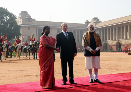 Путин встретился с индийской коллегой во дворце в Нью-Дели