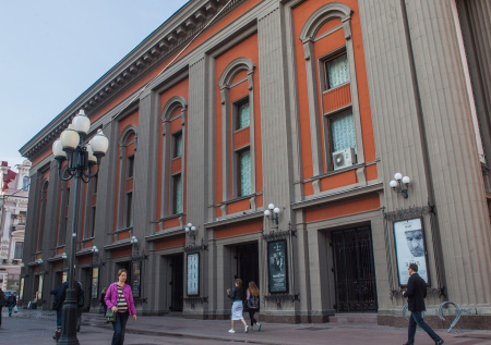 В Театре Вахтангова ответили на предложение предоставлять бесплатные билеты