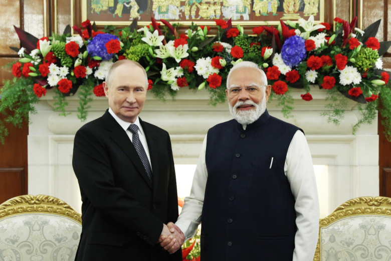 Президент РФ Владимир Путин и премьер-министр Индии Нарендра Моди во время встречи в Нью-Дели