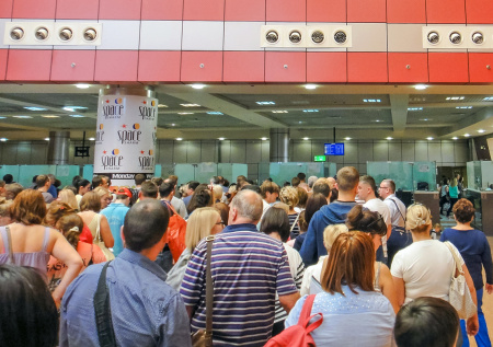 Российские туристы взяли в осаду аэропорт Шарм-эш-Шейха