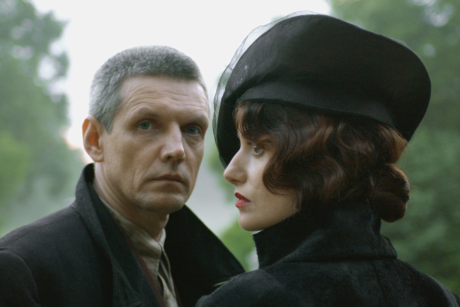 Александр Галибин и Анна Ковальчук во время съемок фильма «Мастер и Маргарита», 2004 год