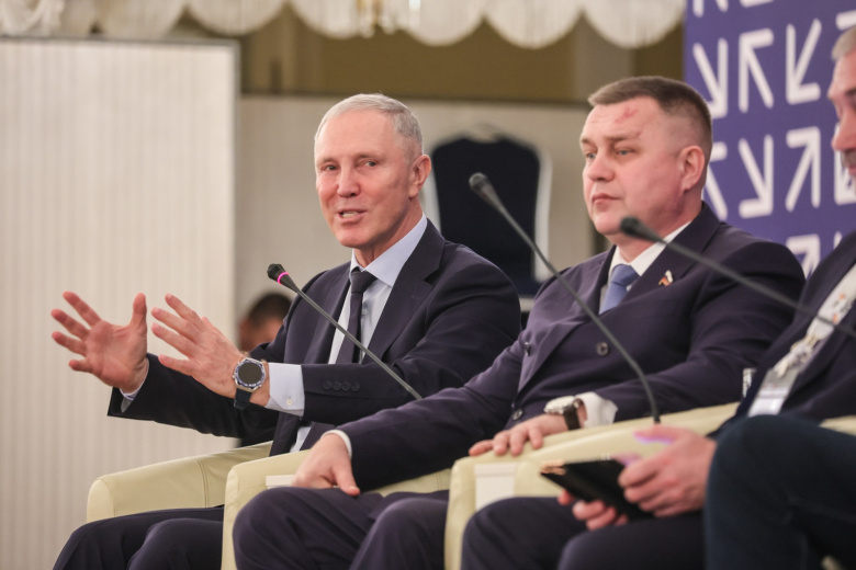 Губернатор Херсонской области Владимир Сальдо выступает на пленарной сессии «Бизнес-патриотизм: территории силы и будущего» в рамках II Международного Таврического инвестиционно-экономического форума ТИЭФ-2025 в Доме союзов