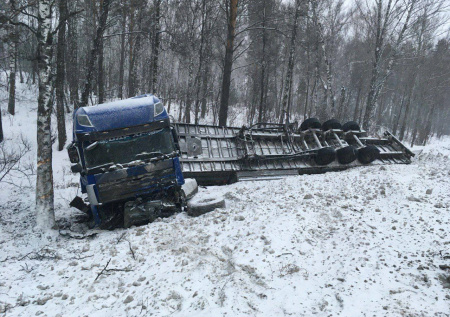 В унесшей жизни троих человек аварии чудом выжили двое детей