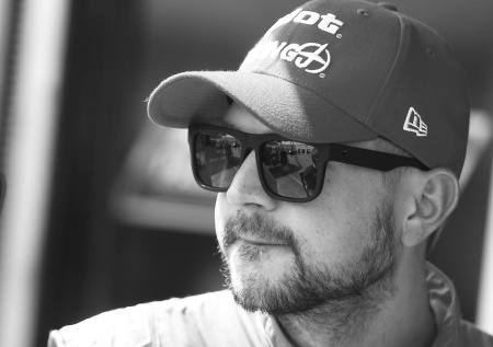 В возрасте 39 лет ушел из жизни экс-гонщик NASCAR Аннет